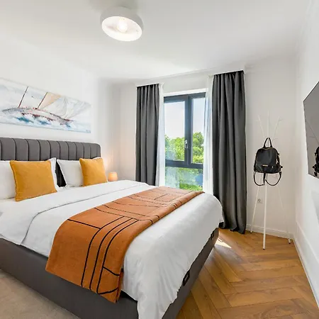 Nobel Apartment Warna